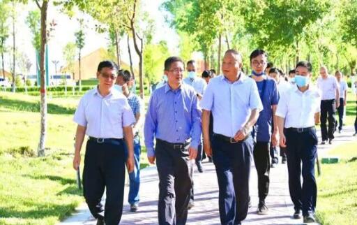 國家電投集團(tuán)黨組成員、副總經(jīng)理王樹東一行赴七師胡楊河市調(diào)研
