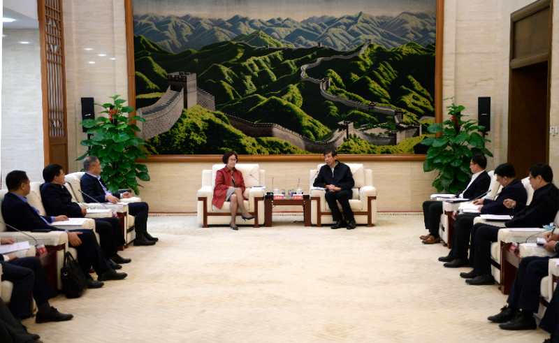 陳飛虎會見江西省委常委、副省長吳忠瓊