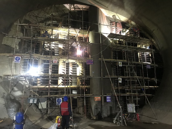 國網(wǎng)劉家峽水電廠7、8號機組進水口攔污柵補焊打磨修復順利完成