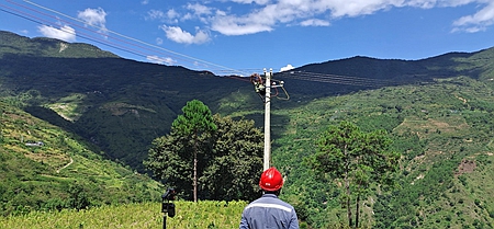 鳳慶供電局新華供電所供電火力全開，助力當(dāng)?shù)乜緹煯a(chǎn)業(yè) 穩(wěn)定發(fā)展