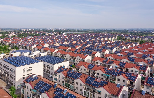 【兩會】南存輝委員：建議戶用光伏電力納入綠電、綠證、碳排放權(quán)交易市場