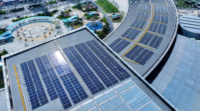 1.2MW！山東商業(yè)綜合體屋頂光伏發(fā)電項(xiàng)目并網(wǎng)發(fā)電