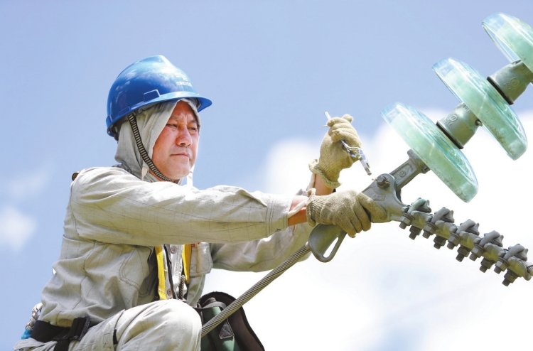 勤學(xué)善思、心系安全的崗位尖兵——記貴州電網(wǎng)公司興義供電局輸電管理所高級作業(yè)員龍福剛