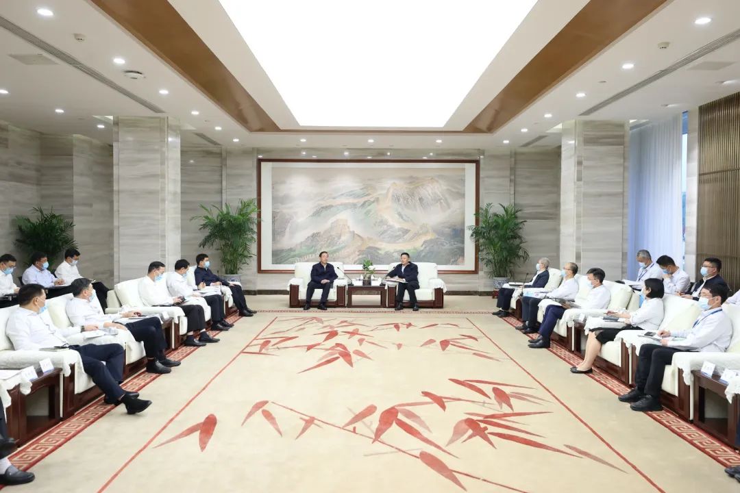 國家電網(wǎng)公司董事長、黨組書辛保安與東方電氣集團董事長俞培根、總經(jīng)理徐鵬會談