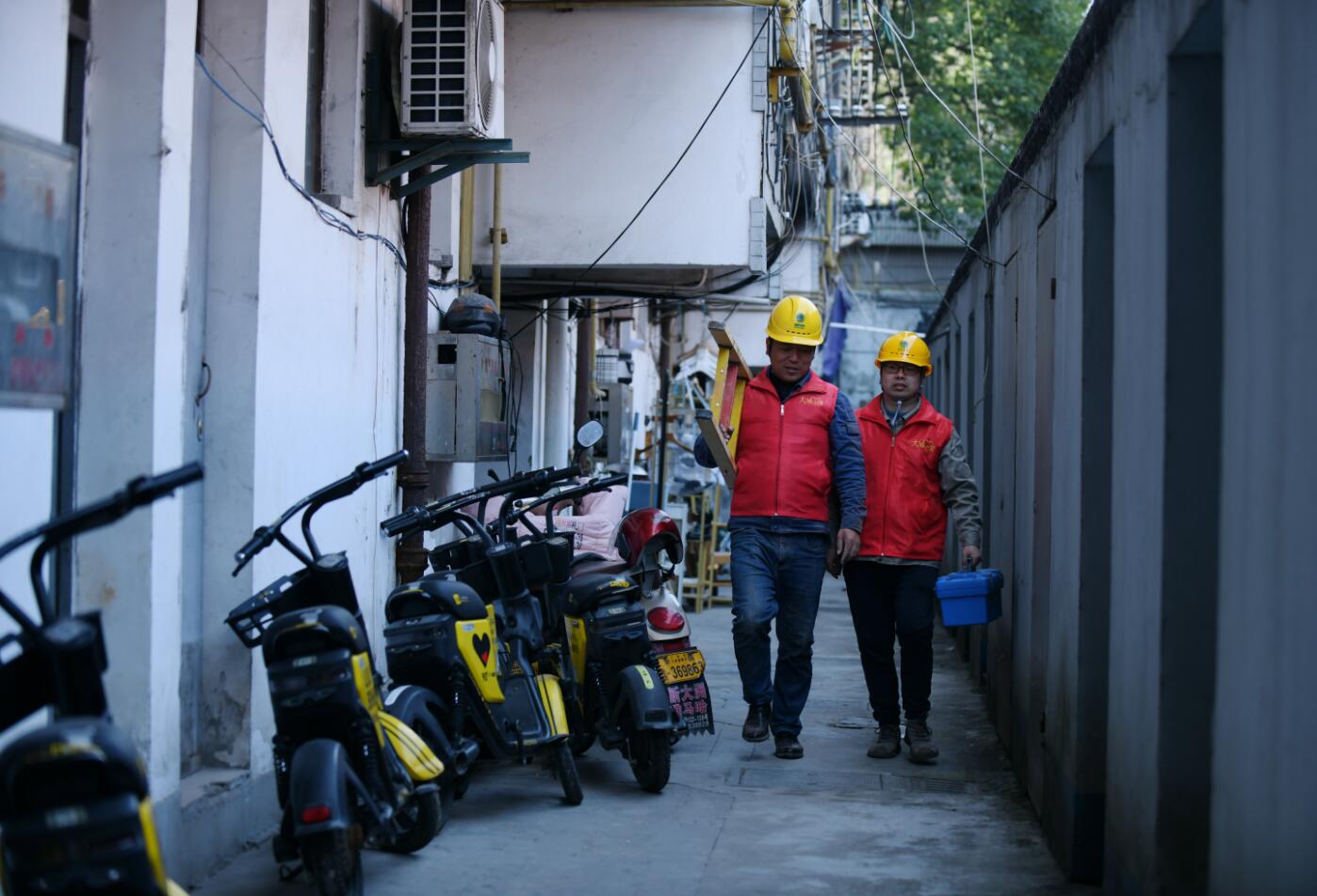 國網(wǎng)余姚市供電公司：“點亮黑樓道2.0”，借“光”照亮居民歸家路