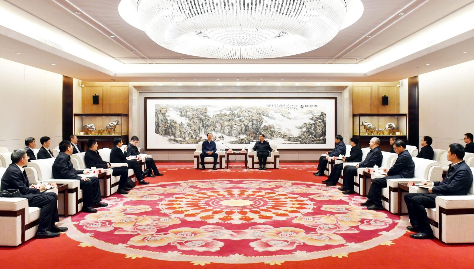 中國電建黨委書記、董事長丁焰章與河北省委常委、石家莊市委書記張超超會談