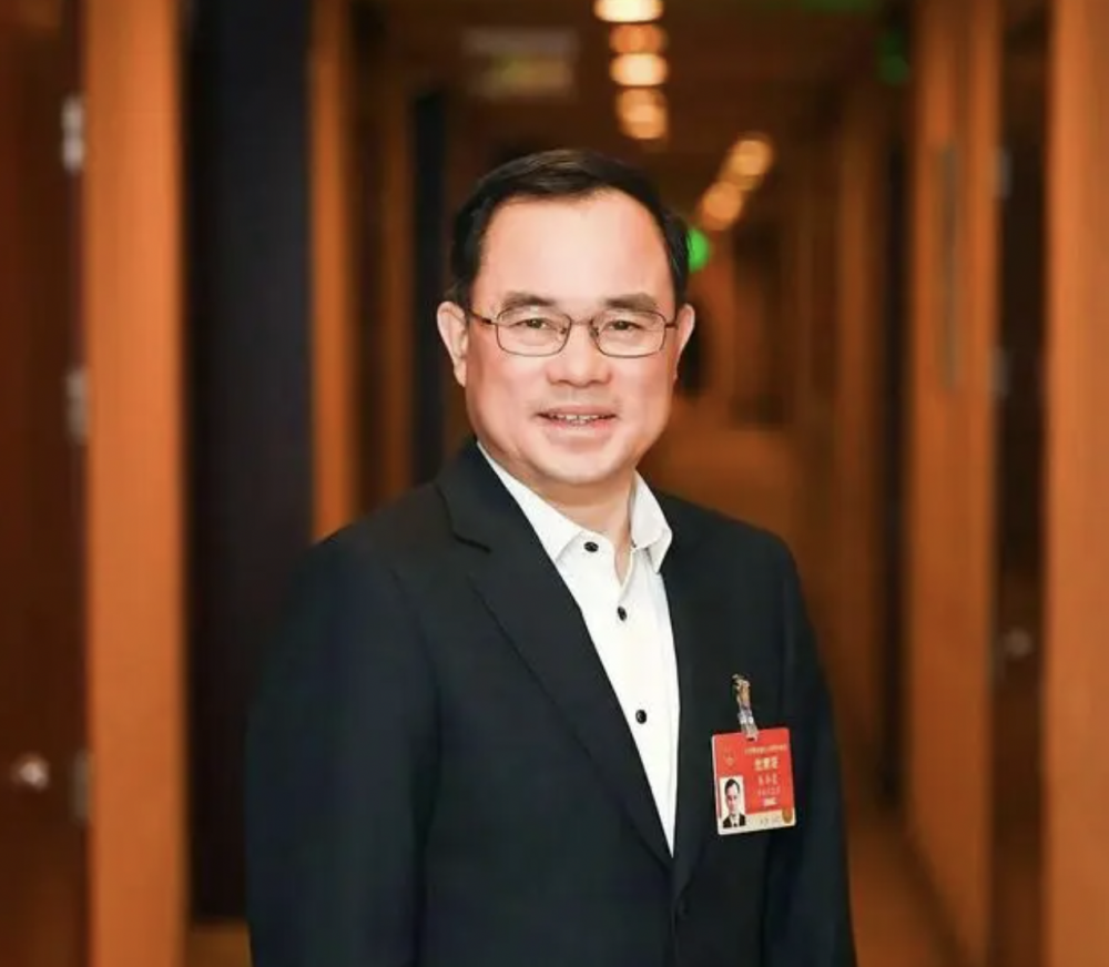 【兩會(huì)好聲音】全國(guó)人大代表朱華榮：建議主流燃油車消費(fèi)稅改革、保障新能源汽車健康協(xié)同發(fā)展