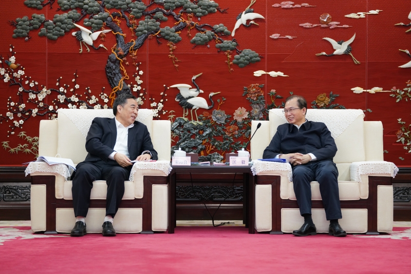 中國(guó)能建黨委書記、董事長(zhǎng)宋海良與中國(guó)華電黨組書記、董事長(zhǎng)江毅會(huì)談
