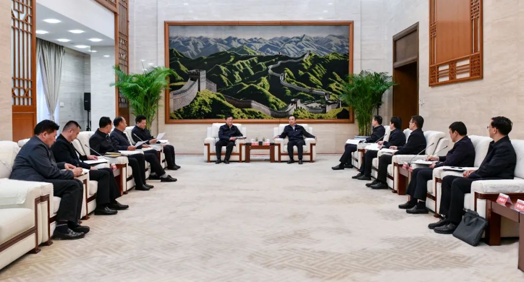 大唐集團黨組書記、董事長鄒磊與青海省海南州委書記呂剛、州長尕瑪朋措會談