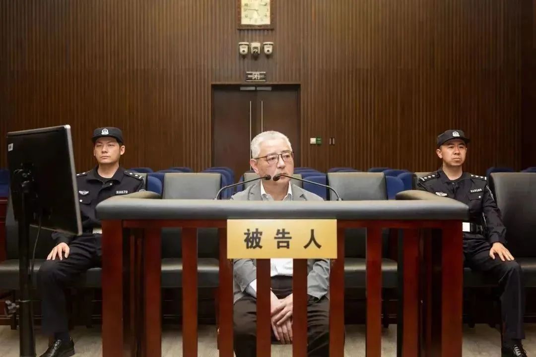 被控受賄1.56億，原上海電氣集團股份有限公司總裁、董事長鄭建華受審