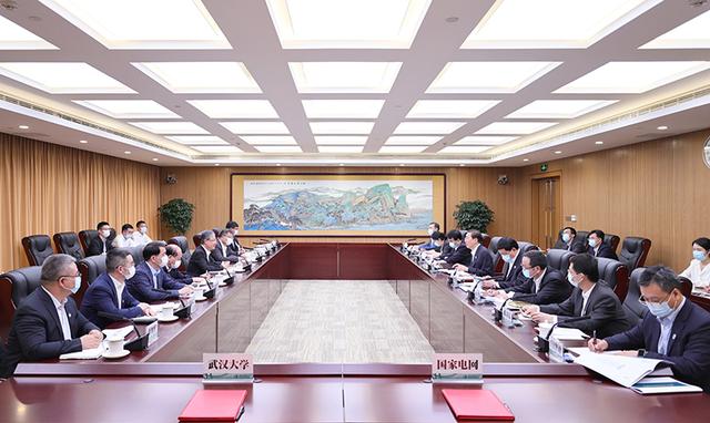 國家電網董事長辛保安、總經理張智剛與武漢大學黨委書記黃泰巖、校長張平文會談