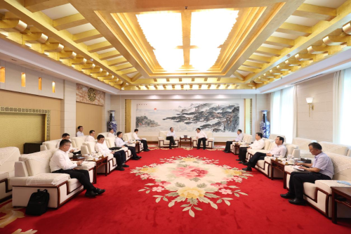 中國(guó)電建黨委副書記、總經(jīng)理王斌與山東省委常委、煙臺(tái)市委書記江成會(huì)談