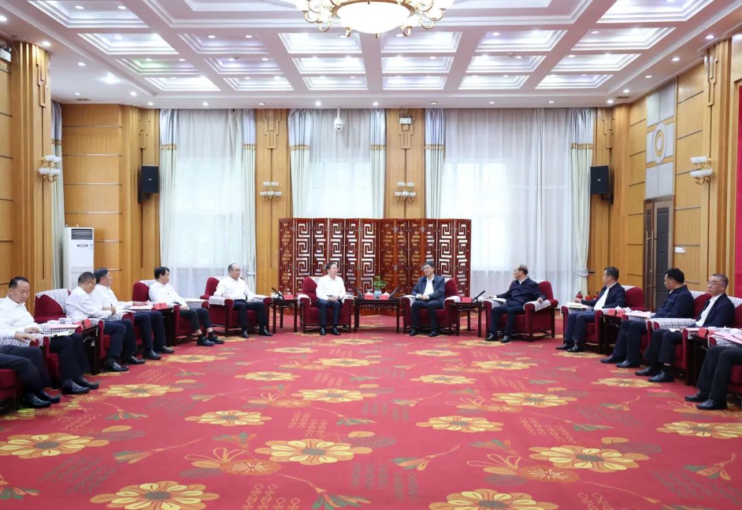 國家電網(wǎng)公司董事長、黨組書辛保安會見青海省委書記陳剛、省長吳曉軍、省政協(xié)主席公保扎西