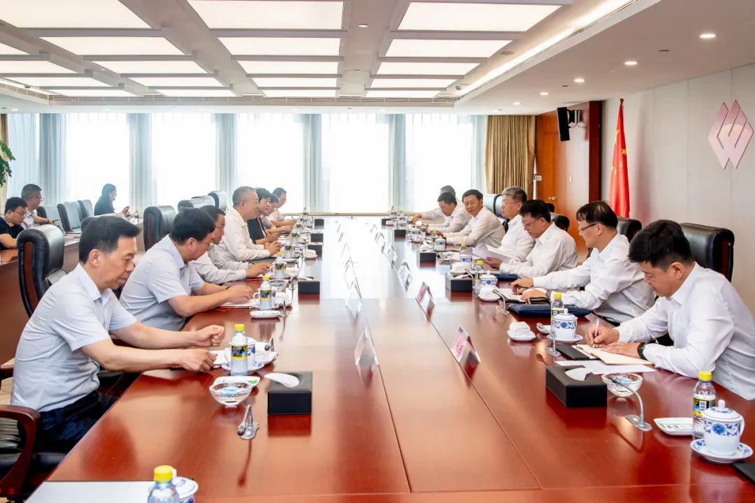 國家能源集團黨組書記、董事長劉國躍會見包頭市委副書記、市長張銳