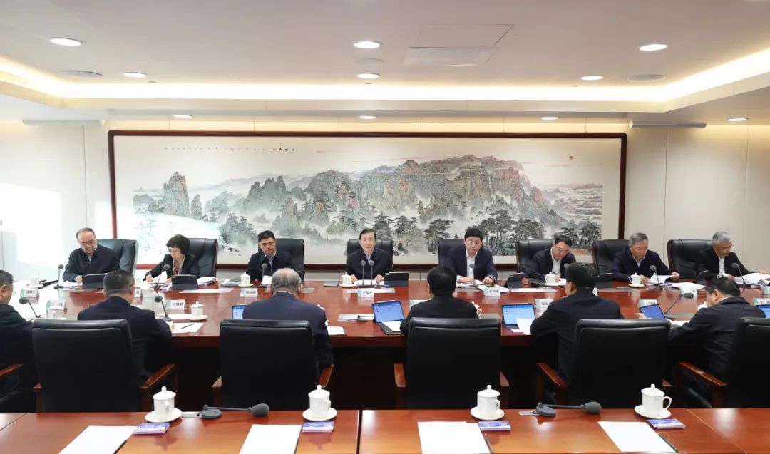 國家電網(wǎng)公司領(lǐng)導(dǎo)班子和專職助理、總師、副總師2024年調(diào)研座談會召開