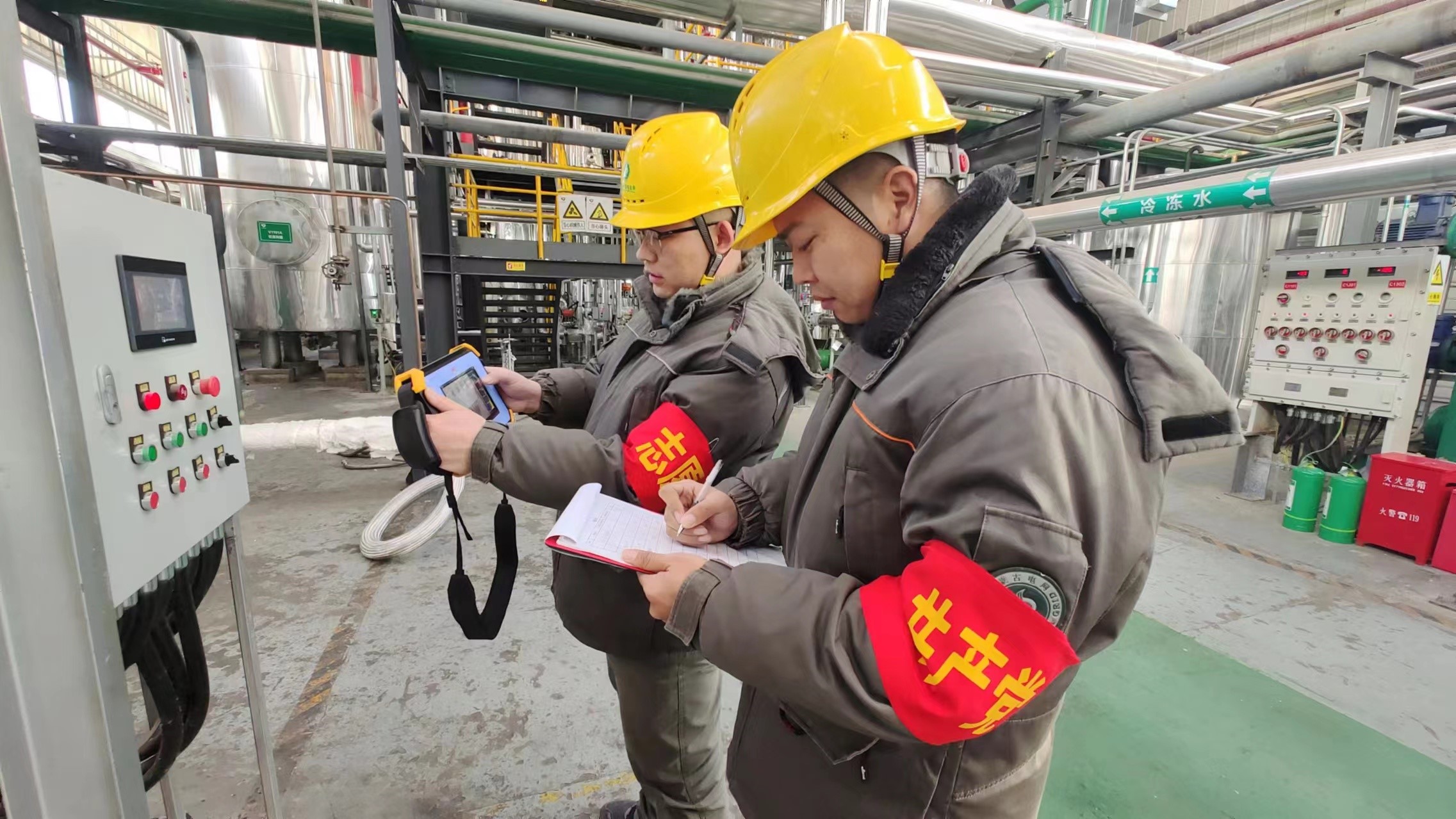 康巴什供電公司：春節(jié)保供電，我們?cè)谛袆?dòng)