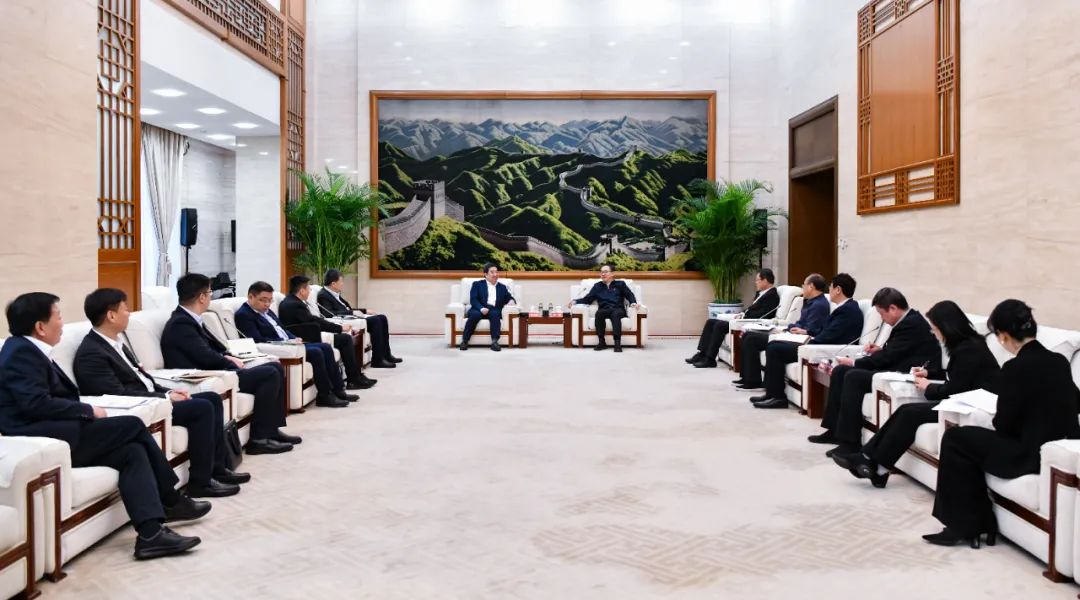 中國(guó)電氣裝備白忠泉董事長(zhǎng)、周群總經(jīng)理拜訪中國(guó)大唐董事長(zhǎng)鄒磊