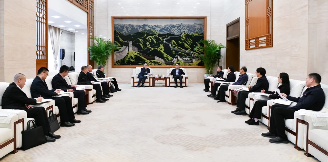 鄒磊與中國一重董事長(zhǎng)徐鵬會(huì)談