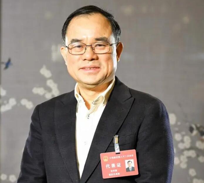 【兩會好聲音】全國人大代表、長安汽車董事長朱華榮：強(qiáng)化市場調(diào)節(jié)手段，進(jìn)一步改善汽車消費環(huán)境