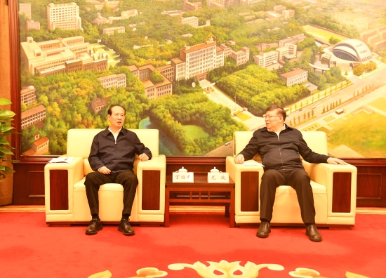 中國(guó)電建黨委書記、董事長(zhǎng)丁焰章與華中科技大學(xué)校長(zhǎng)尤政會(huì)談