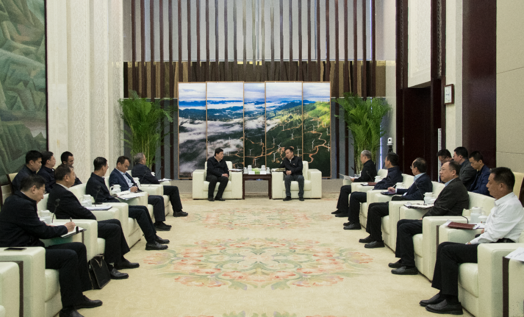 國家電投董事長劉明勝、總經(jīng)理栗寶卿與國家電網(wǎng)公司董事長、黨組書記張智剛會談