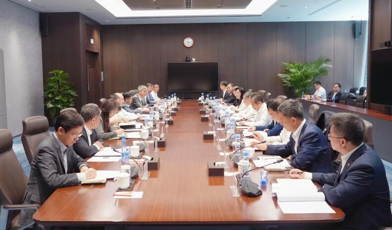 中國能建黨委書記、董事長宋海良與中信集團(tuán)黨委書記、董事長奚國華會談