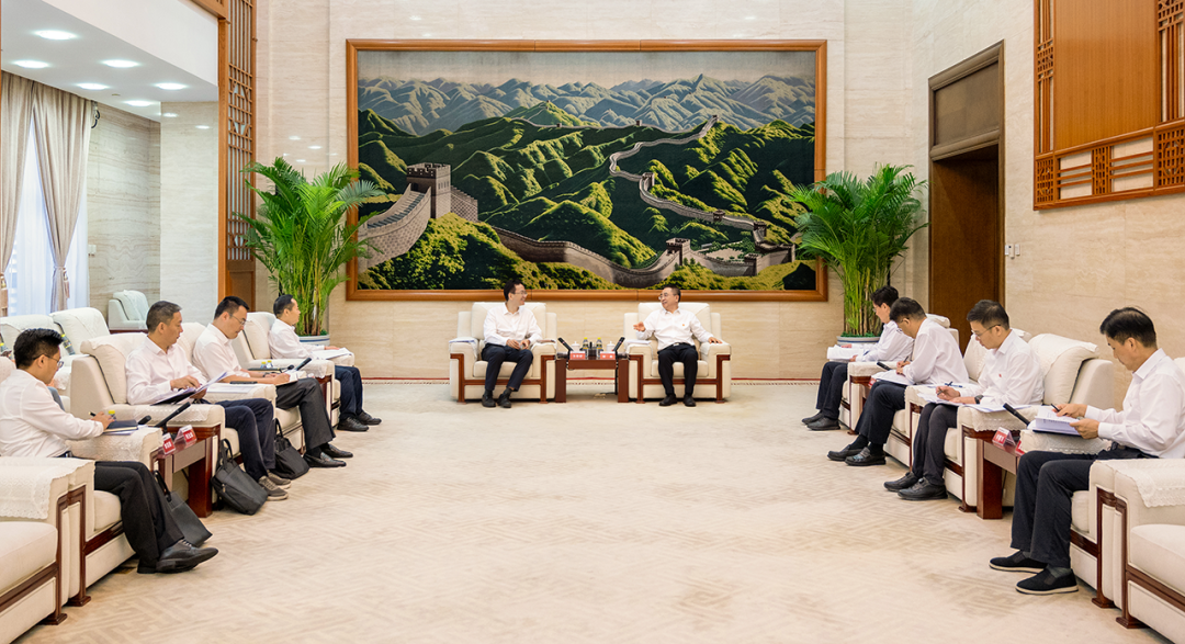 大唐集團(tuán)有限公司黨組書記、董事長鄒磊與宜賓市委書記方存好會(huì)談